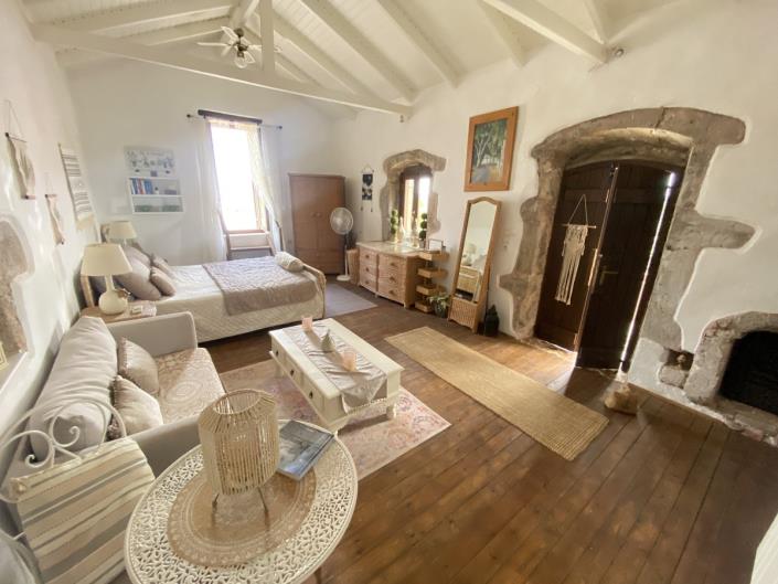 Image No.4-4 Bed Village House for sale