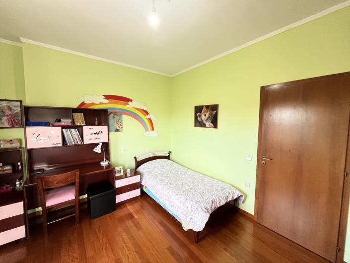 Image No.11-5 Bed House for sale