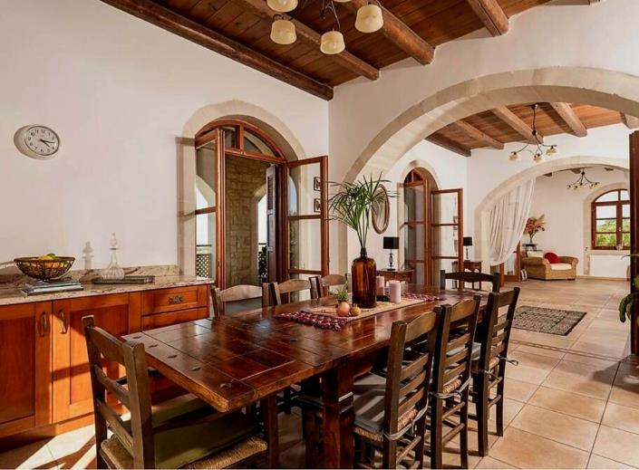 Image No.38-5 Bed Villa for sale