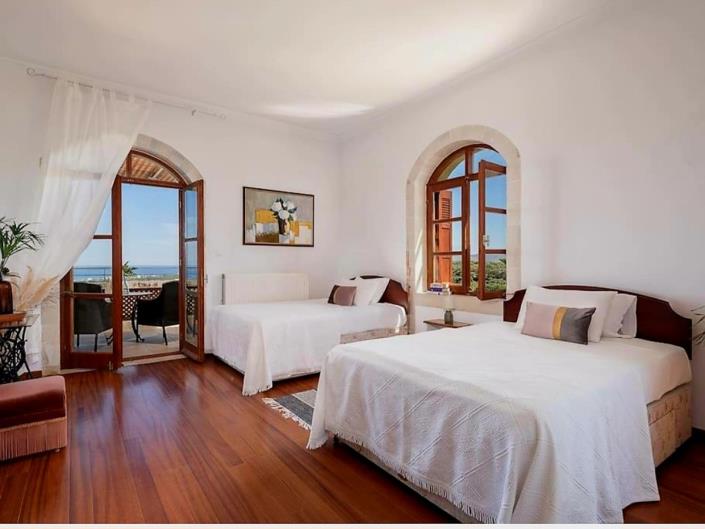 Image No.44-5 Bed Villa for sale