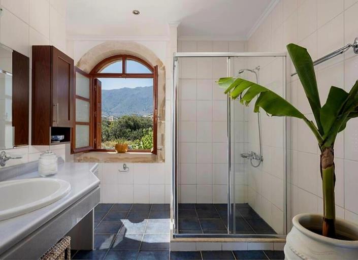 Image No.50-5 Bed Villa for sale