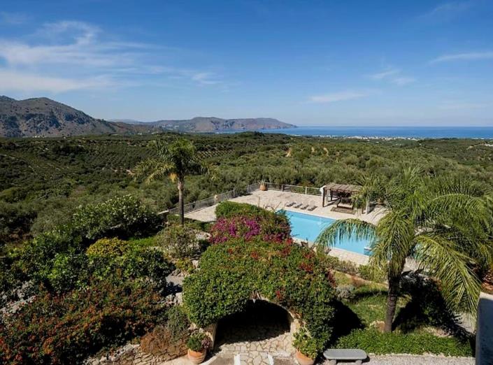 Image No.51-5 Bed Villa for sale