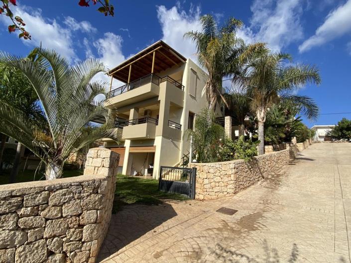 Image No.2-4 Bed Villa for sale