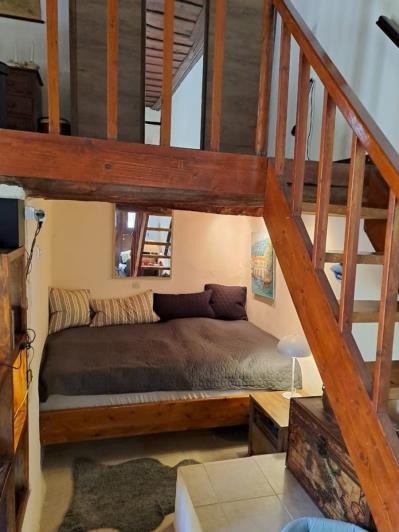 Image No.12-2 Bed House for sale