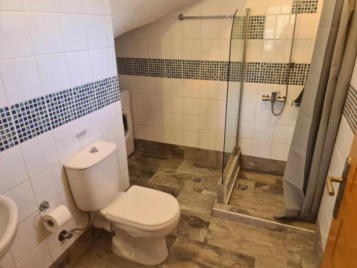 Image No.9-4 Bed House for sale