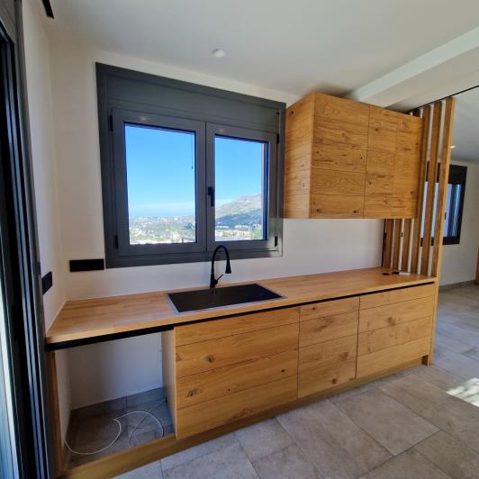 Image No.9-8 Bed Villa for sale