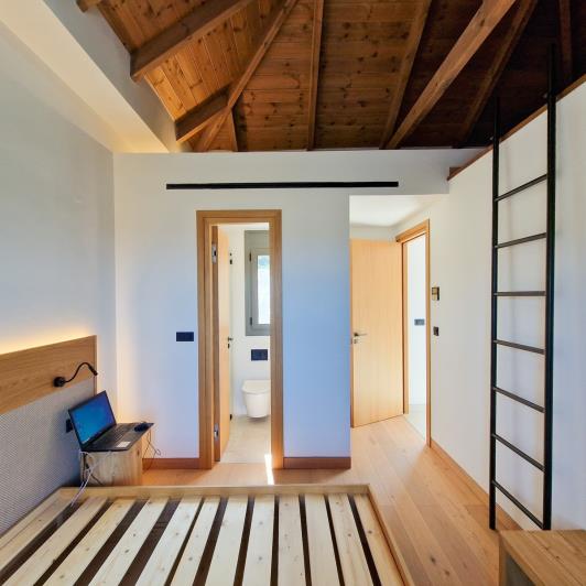 Image No.18-8 Bed Villa for sale