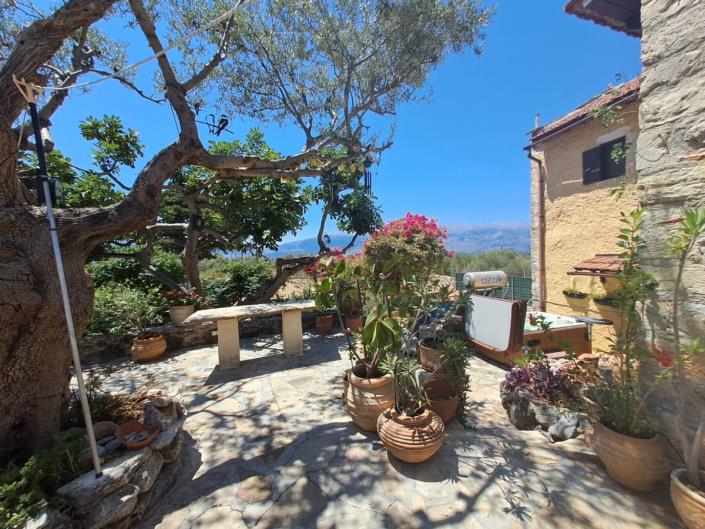 Image No.14-2 Bed House for sale