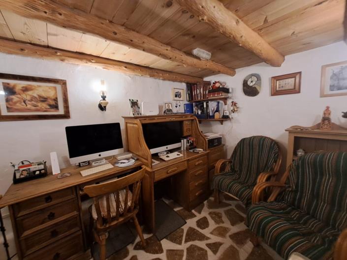 Image No.23-2 Bed House for sale