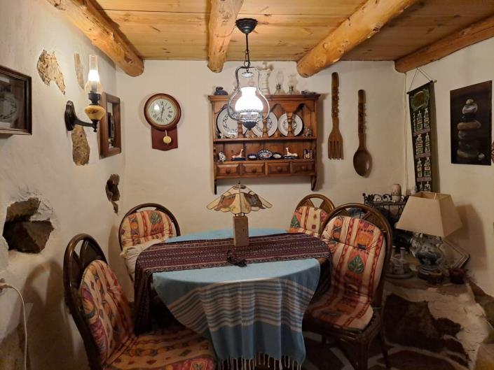 Image No.24-2 Bed House for sale