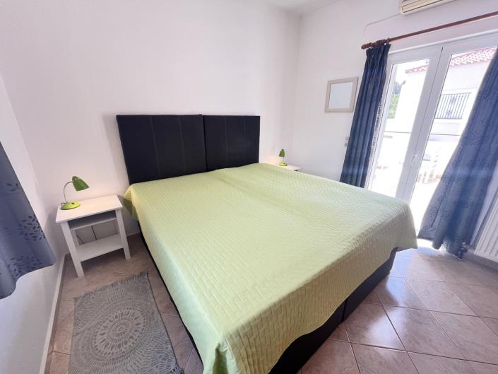 Image No.7-3 Bed Maisonette for sale