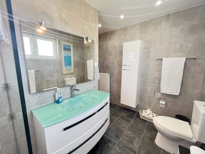 Image No.9-3 Bed Maisonette for sale