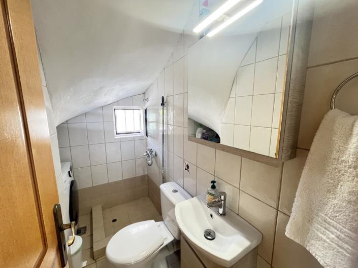 Image No.16-3 Bed Maisonette for sale