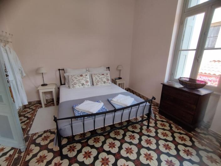 Image No.28-5 Bed House for sale