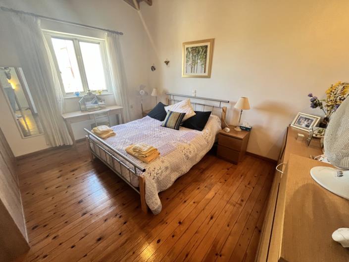 Image No.10-4 Bed House for sale