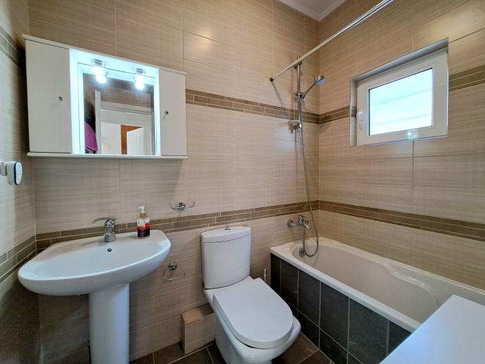 Image No.14-2 Bed House for sale