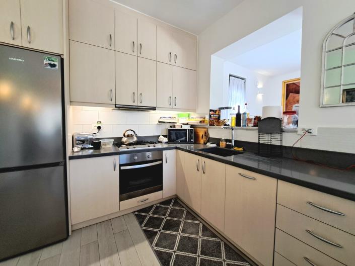 Image No.9-2 Bed House for sale