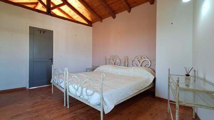 Image No.6-2 Bed House for sale