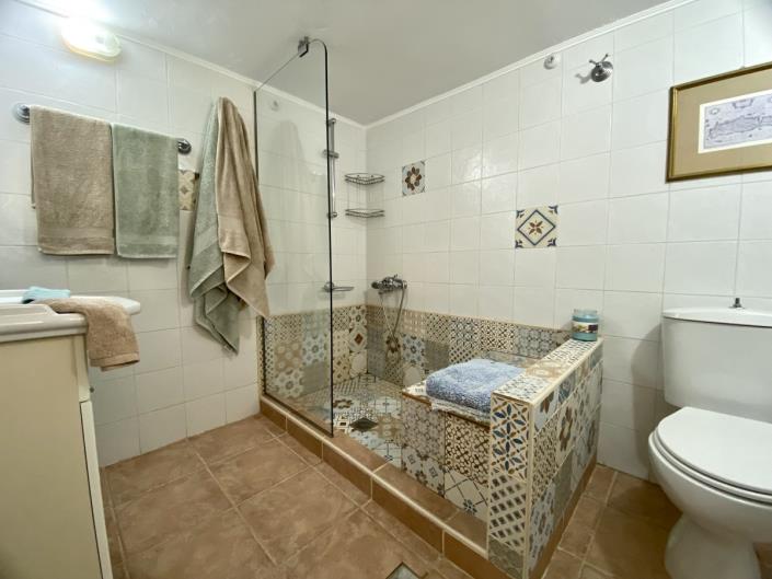 Image No.21-4 Bed Villa / Detached for sale