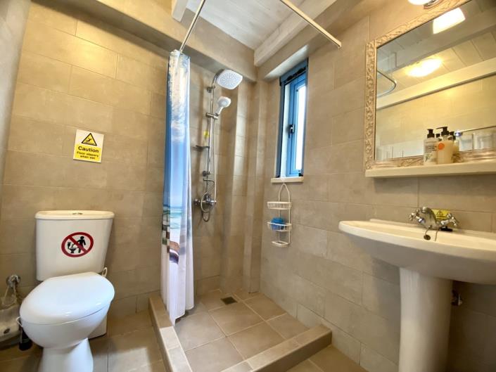 Image No.39-4 Bed Villa / Detached for sale