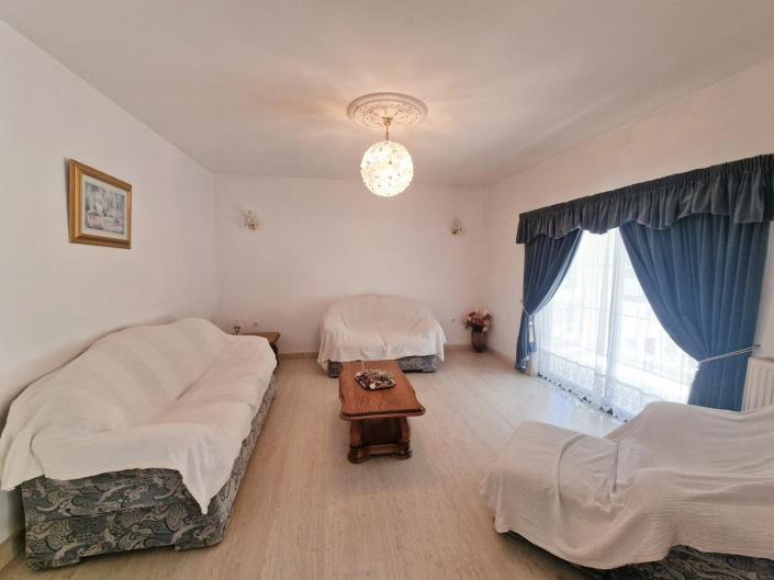 Image No.4-5 Bed House for sale