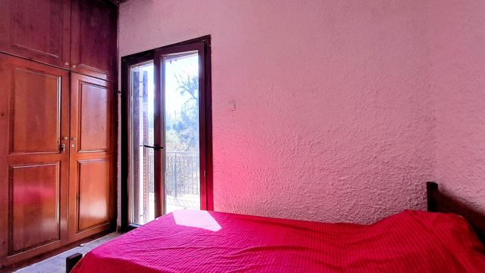 Image No.12-2 Bed House for sale