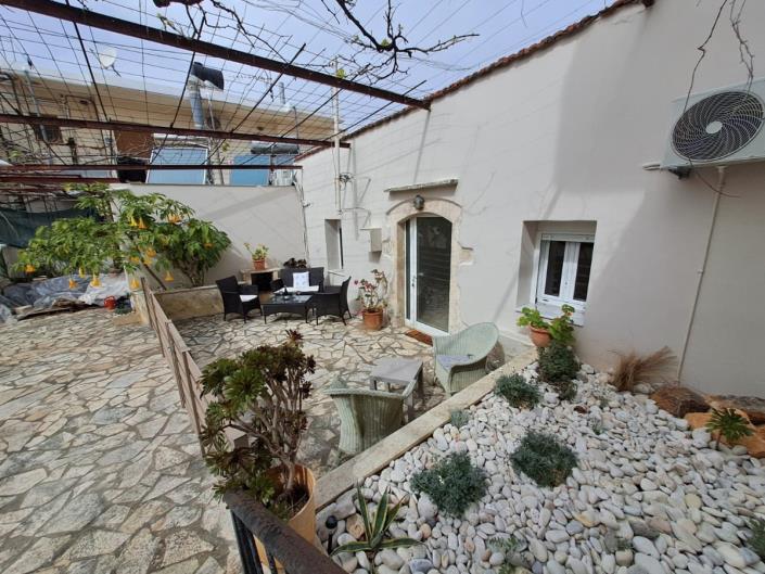 Image No.4-2 Bed House for sale