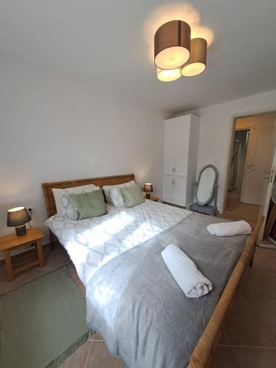 Image No.17-2 Bed House for sale