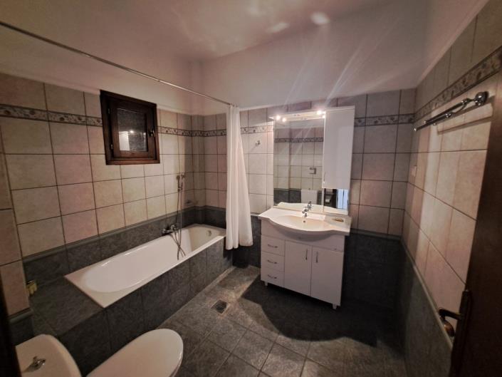 Image No.23-3 Bed Maisonette for sale