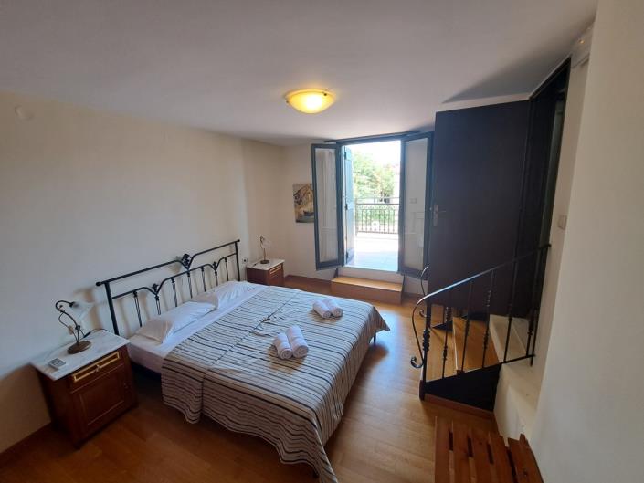 Image No.12-2 Bed Maisonette for sale