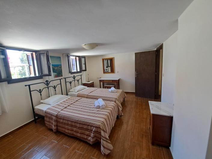 Image No.16-2 Bed Maisonette for sale