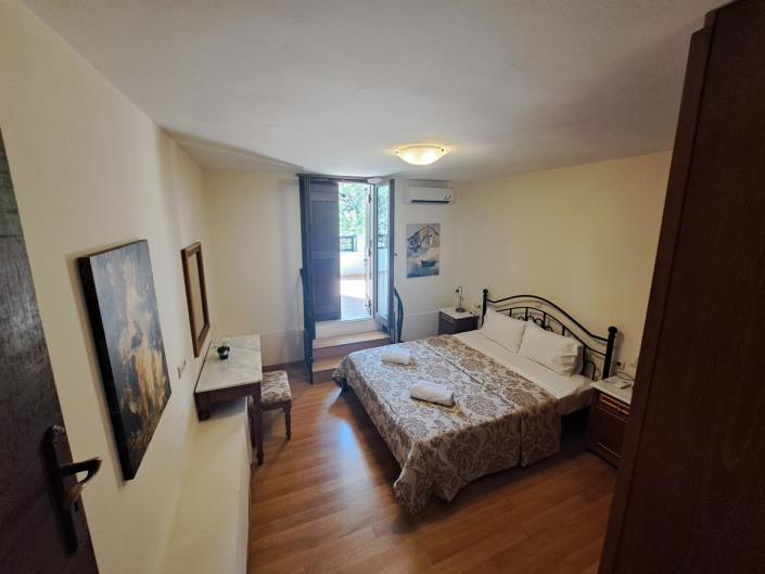 Image No.18-2 Bed Maisonette for sale