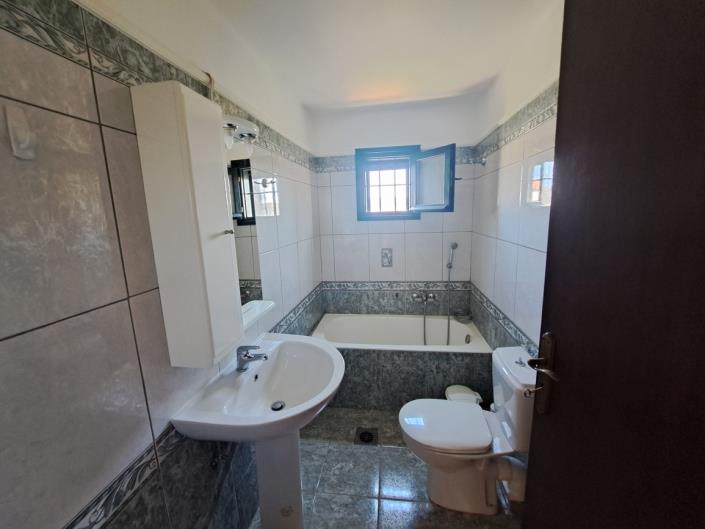 Image No.24-3 Bed House for sale