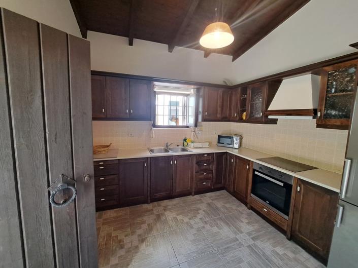 Image No.10-3 Bed House for sale