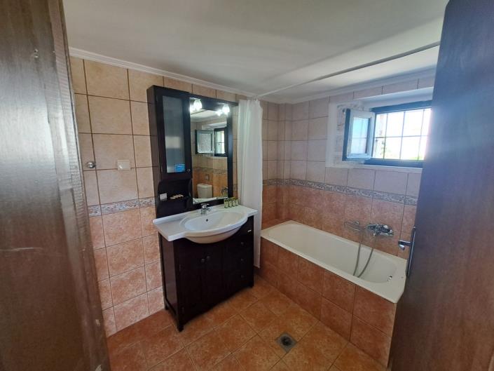 Image No.17-3 Bed House for sale