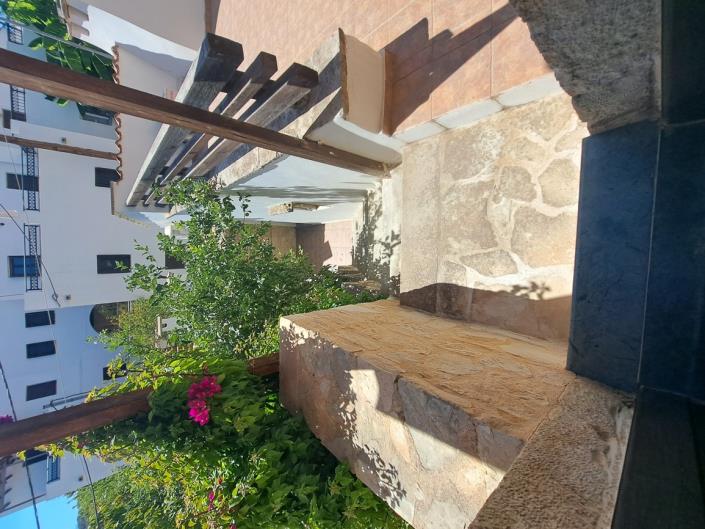 Image No.25-3 Bed House for sale