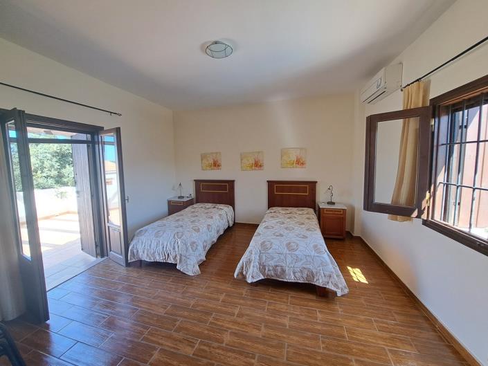 Image No.22-4 Bed House for sale