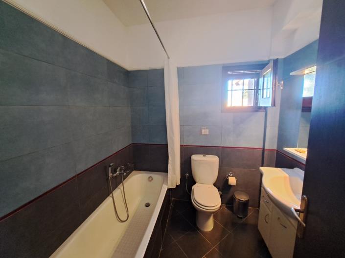 Image No.28-4 Bed House for sale