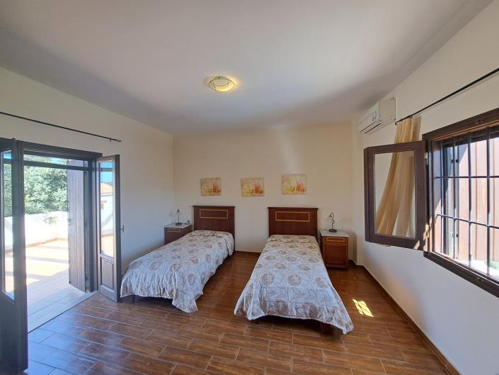 Image No.33-4 Bed House for sale