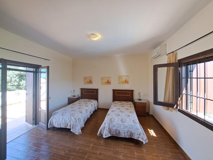 Image No.34-4 Bed House for sale