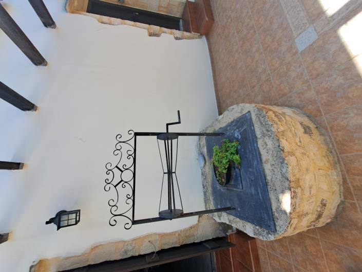 Image No.40-4 Bed House for sale