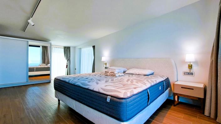 Image No.10-5 Bed Villa for sale