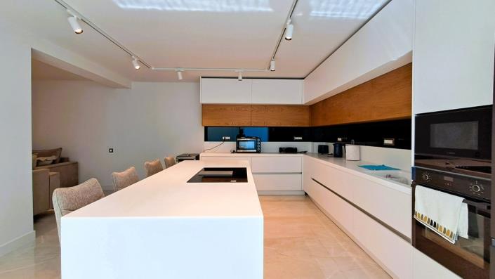 Image No.17-5 Bed Villa for sale