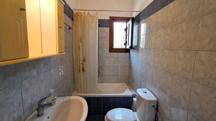 Image No.12-2 Bed Villa / Detached for sale