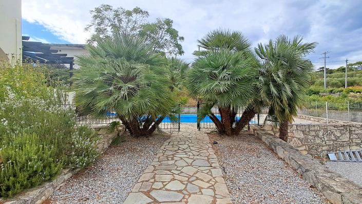 Image No.23-2 Bed Villa / Detached for sale