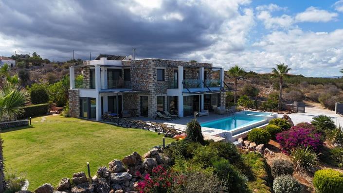 Image No.12-4 Bed Villa / Detached for sale