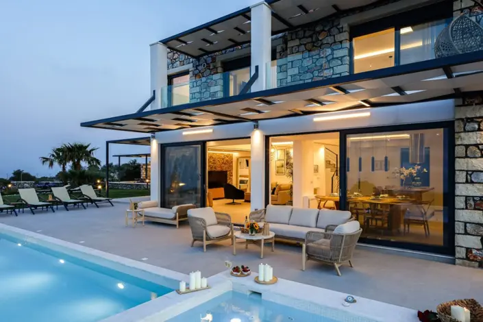 Image No.2-4 Bed Villa / Detached for sale