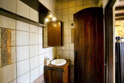 Villa-For-Sale-in-Samonas-village-8