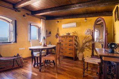 Villa-For-Sale-in-Samonas-village-9