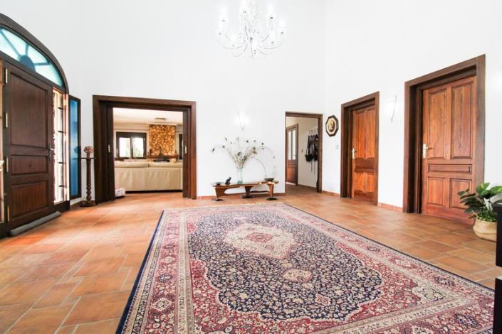 Image No.45-4 Bed Country Property for sale